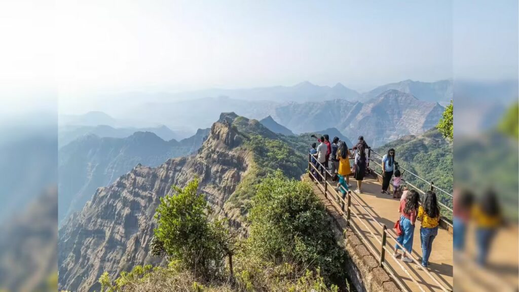   Monsoon Trip: मानसून में ट्रिप पर जाने के लिए सबसे सुरक्षित माने जाते हैं ये 5 जगह