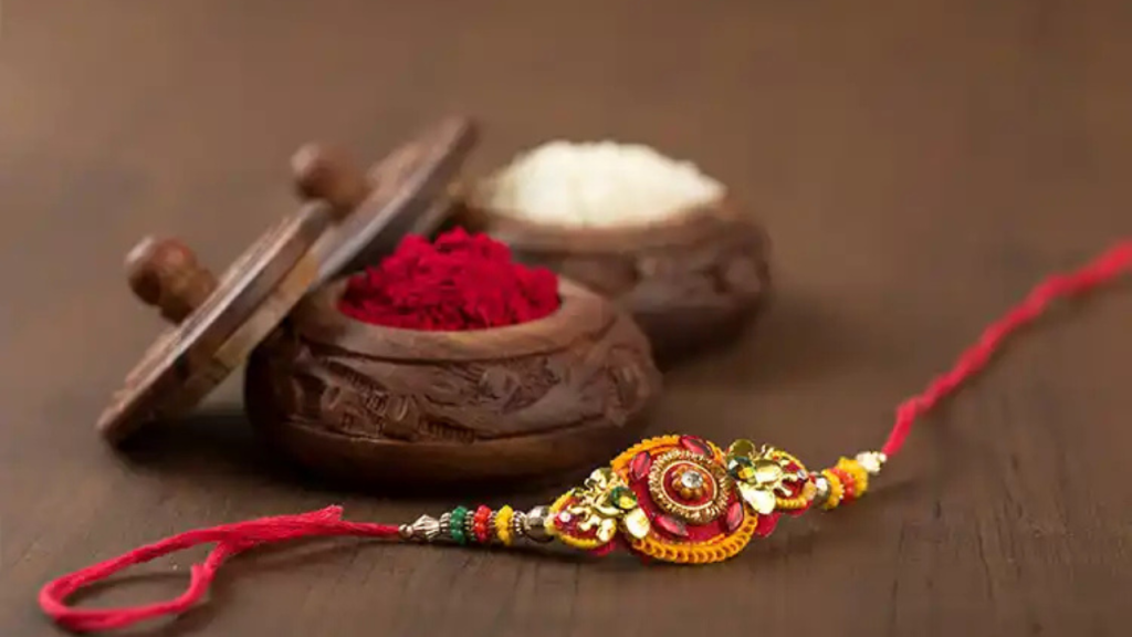 Raksha Bandhan 2025: 8 या 9 अगस्त, कब है रक्षाबंधन? जानें राखी बांधने का शुभ समय 