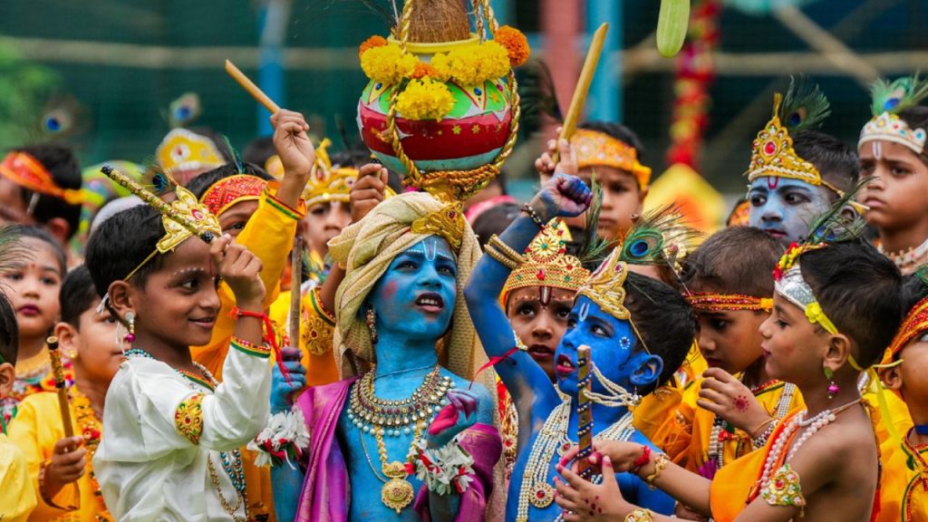 Janmashtami 2025: 15 या 16 अगस्त, कब है जन्माष्टमी? जानें सही तिथि और महत्व 