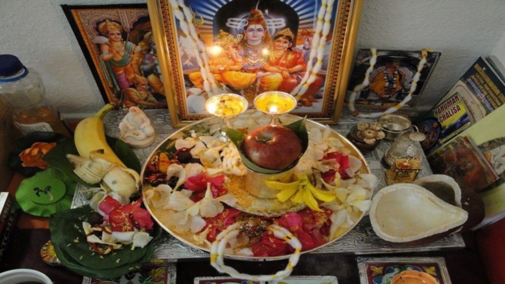 Mangala Gauri Vrat 2025: सावन का तीसरा मंगला गौरी व्रत आज, जानें क्यों खास है यह दिन   