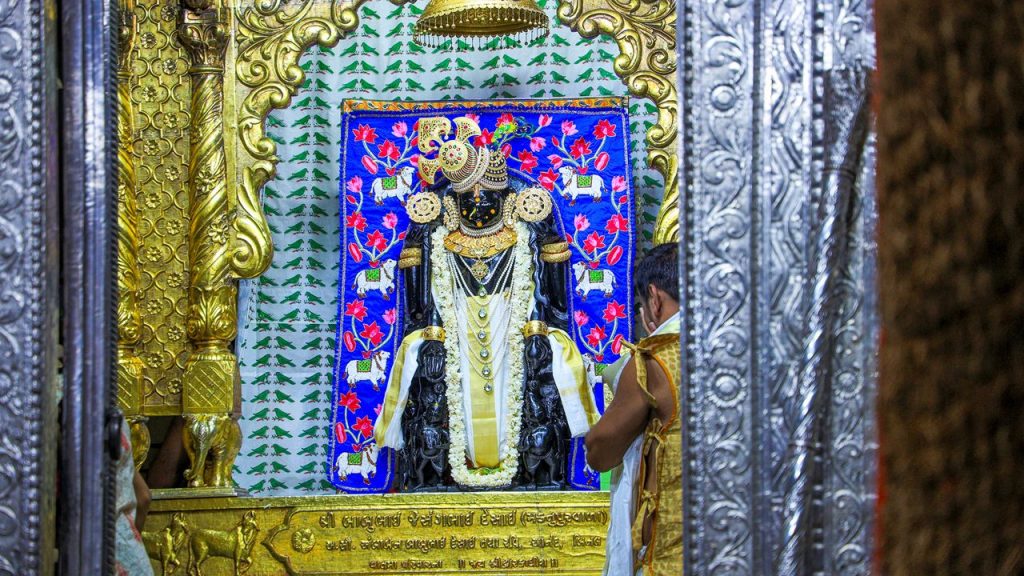 Janmashtami 2025: इस जन्माष्टमी इन पांच प्रसिद्ध कृष्ण मंदिरों का जरूर करें दर्शन