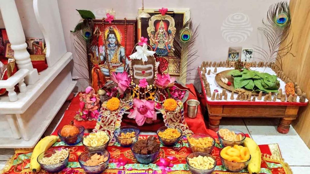 Sawan Pradosh Vrat: इस दिन रखा जाएगा सावन का आखिरी प्रदोष व्रत, ऐसे करें शिव जी की पूजा