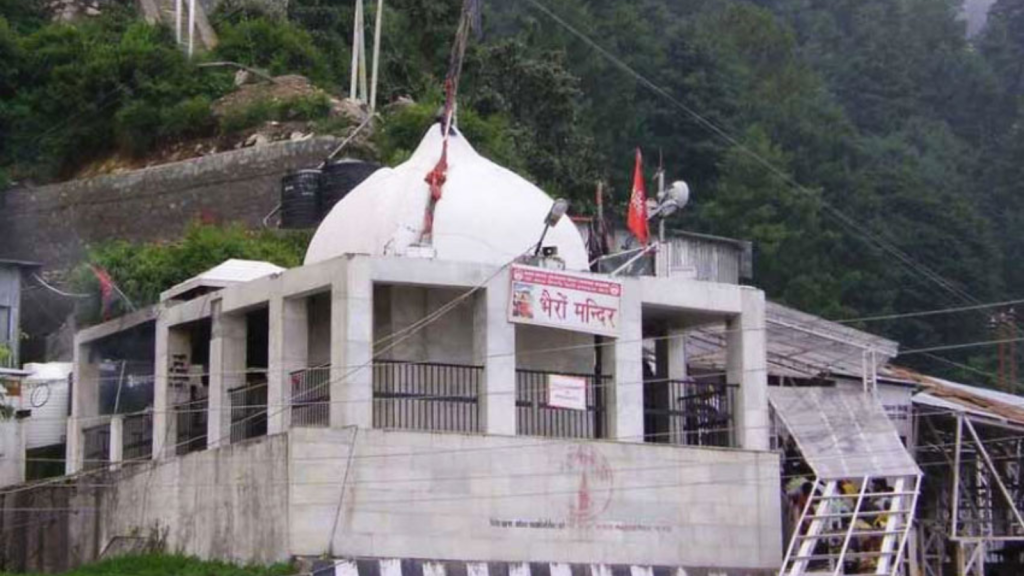 Vaishno Devi: इस मंदिर में दर्शन के बिना नहीं पूरी होती है वैष्णो देवी की यात्रा, जानिए क्यों