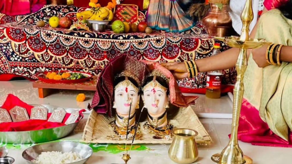   Gauri Pujan 2025: कल है ज्येष्ठ गौरी पूजन, जानिए महत्त्व और पूजन विधि 