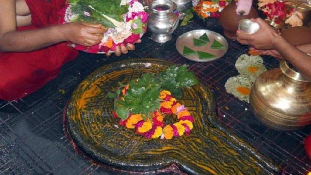   Baidyanath Dham: बाबा धाम की महिमा है निराली, एक लोटे से जलाभिषेक काटता है जन्मों के पाप 