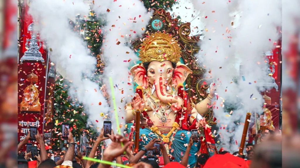 Ganesh Chaturthi 2025: गणेश मूर्ति स्थापना से पहले इन जरूरी बातों का रखें ख्याल   