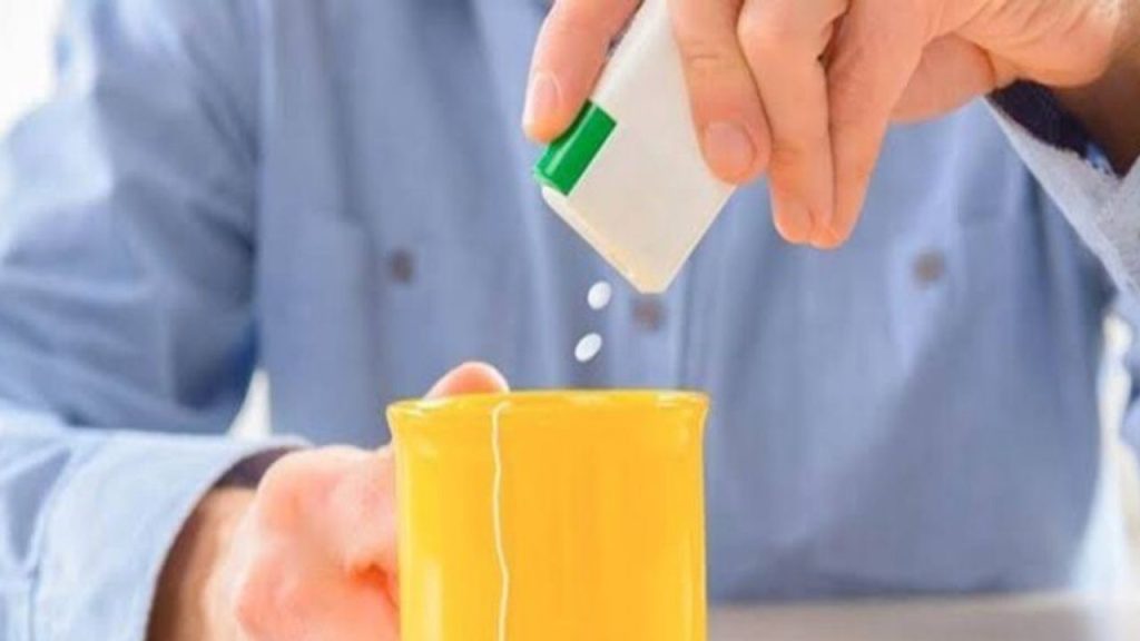 Artificial Sweeteners: आर्टिफिशियल स्वीटनर खाना आज से ही कर दें बंद वरना हो जाएंगे बहुत बीमार