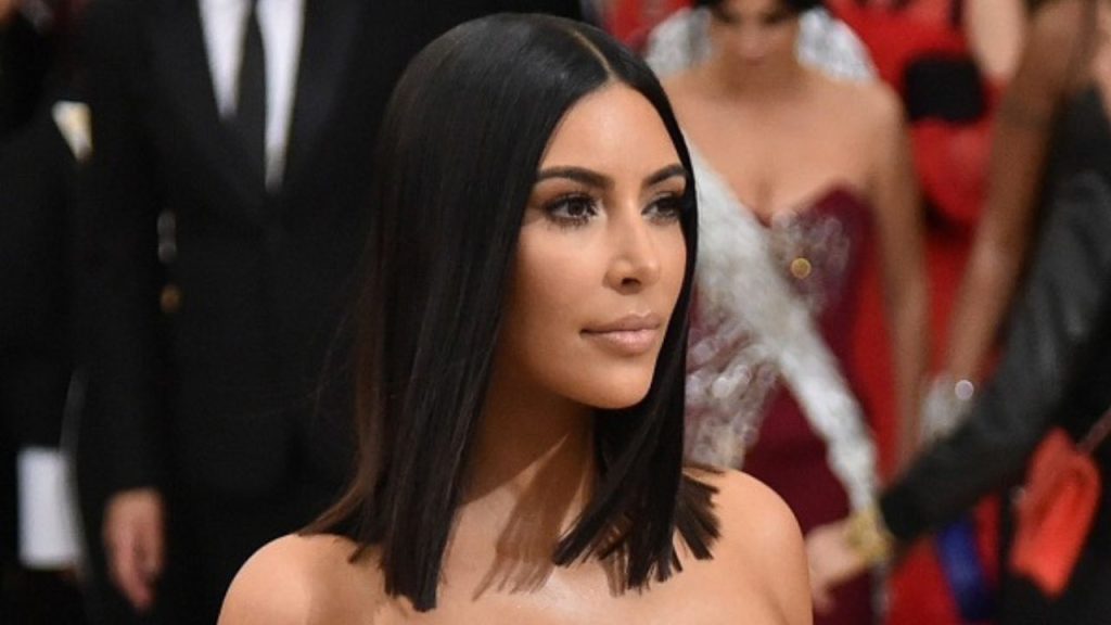 Trendy Hairstyle : इस तरह के ट्रेंडी हेयर स्टाइल साड़ी या लंहगे दोनों में करते हैं सूट  