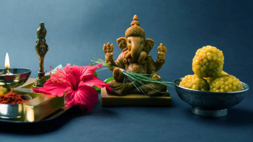 Ganesh Chaturthi 2025: गणेश मूर्ति स्थापना से पहले इन जरूरी बातों का रखें ख्याल   