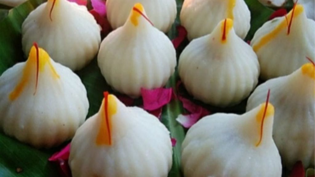 Ganesh Chaturthi Special: घर में आसानी से बनाइये हेल्थी मोदक, स्वाद और सेहत का कॉम्बिनेशन 