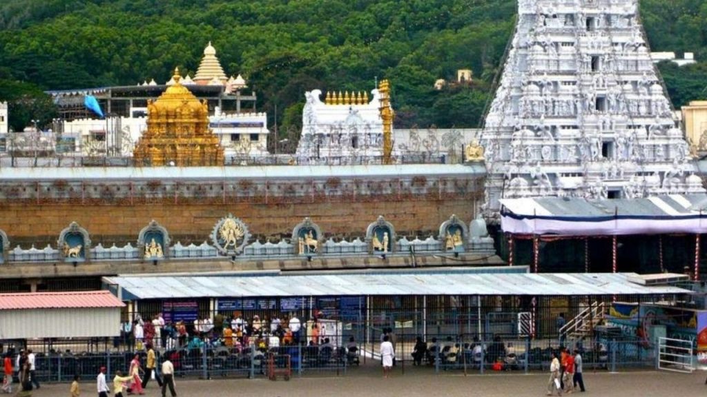   Temple Towns in India: भारत के पांच मंदिर शहर जिन्हें अवश्य देखना चाहिए, होगा अलग अनुभव
