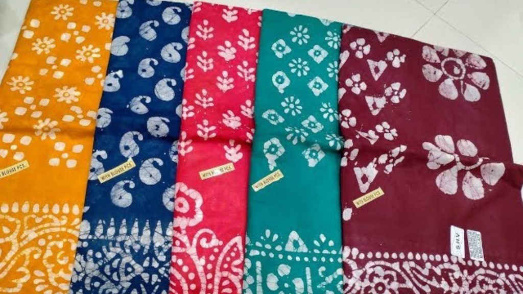   Batik Saree: साड़ी पर बाटिक प्रिंट फिर से है लेटेस्ट ट्रेंड में, क्या आप लेकर आईं? 