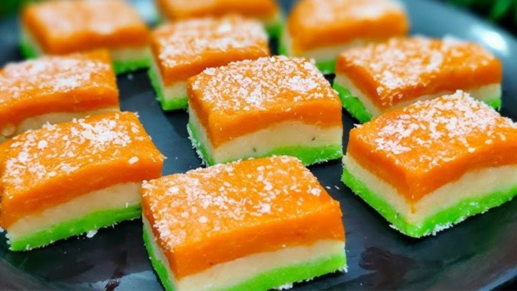 Independence Day Recipe: आजादी की सालगिरह पर घर में बनाइये स्पेशल ट्राई कलर मिठाई, जानिए रेसिपी