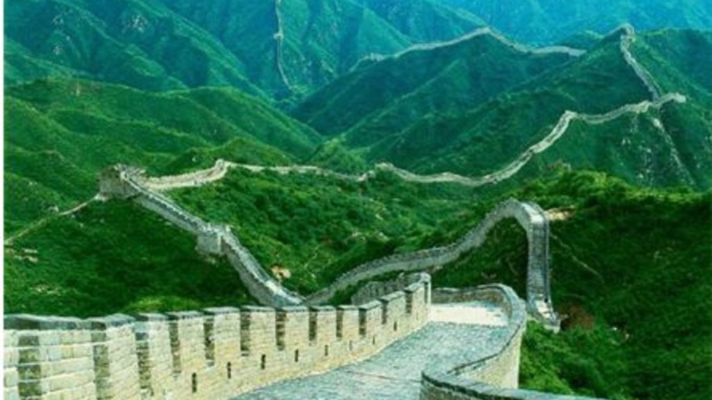 Overcrowded Destinations: ये हैं दुनिया के सबसे भीड़भाड़ वाले पर्यटन स्थल, सोच समझ कर जाएँ 