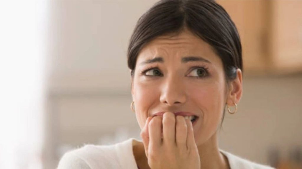 Nail Biting Habit : दांतों से नाखून कुतरने की आदत कई बिमारियों की है जड़ , आज ही छोड़ दें 