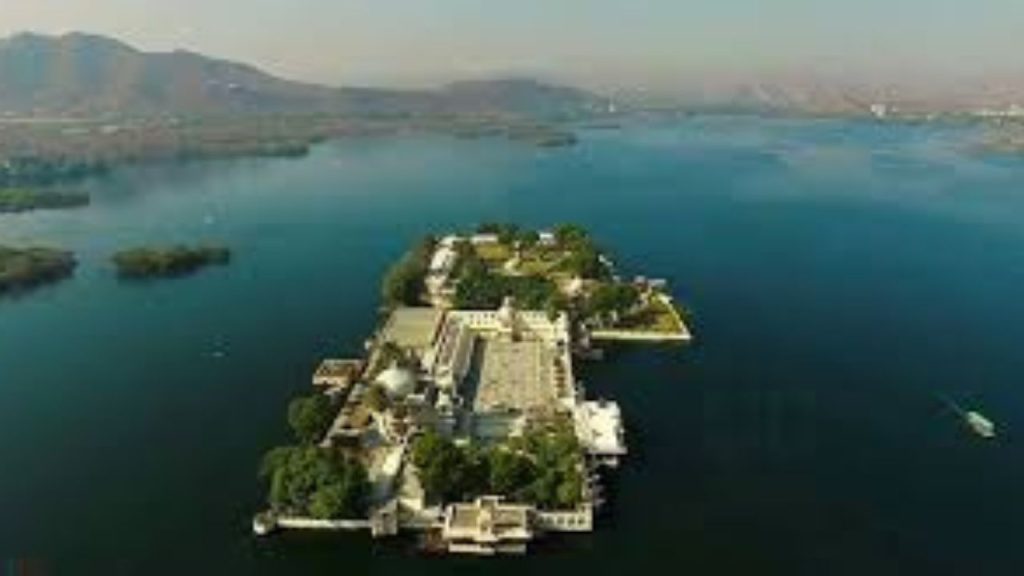 Udaipur Best Places: उदयपुर में ये 5 बेहतरीन जगहें बनाती है उसे और भी ख़ास, जरूर घूमें