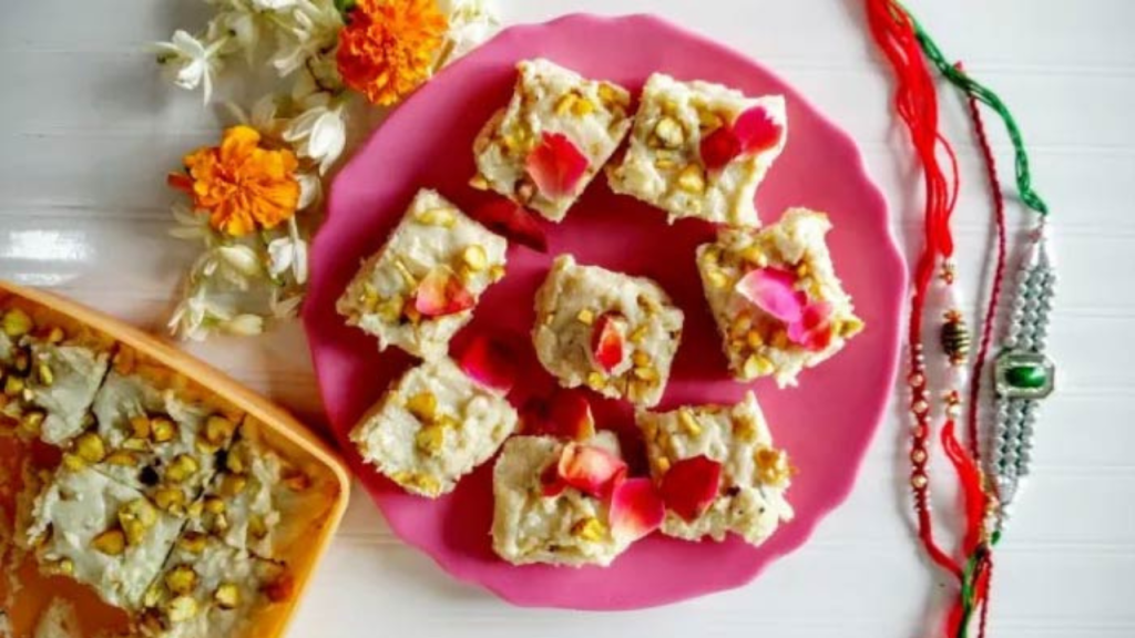 Raksha Bandhan 2025: राखी की थाली में रखें ये पांच जरुरी सामग्री, देखें लिस्ट   