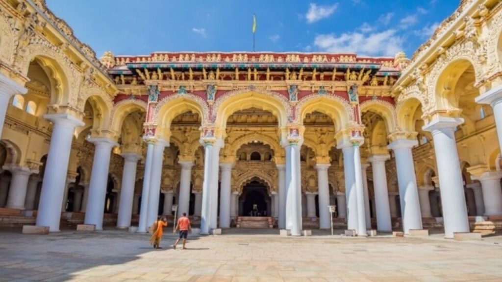   Temple Towns in India: भारत के पांच मंदिर शहर जिन्हें अवश्य देखना चाहिए, होगा अलग अनुभव