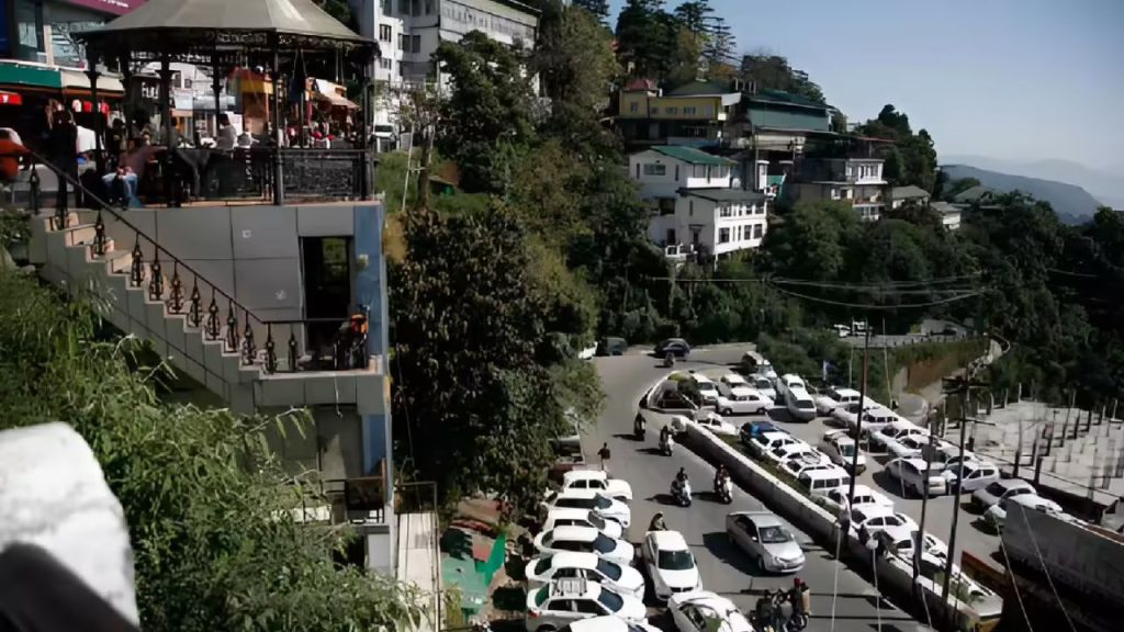     Trip Tips: अब मसूरी जाने से पहले कराना होगा रजिस्ट्रेशन वरना नहीं मिलेगी एंट्री