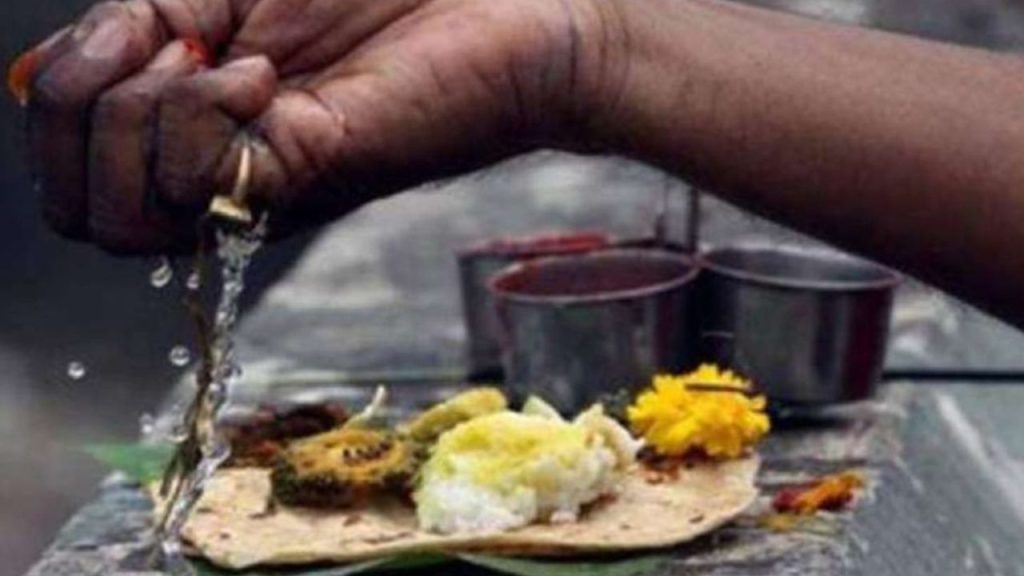 Pitru Paksh 2025: पितृ पक्ष में इन तीन जीवों को खिलाने का है विशेष महत्त्व, जानिए विस्तार से