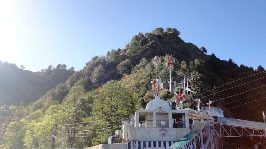 Vaishno Devi: इस मंदिर में दर्शन के बिना नहीं पूरी होती है वैष्णो देवी की यात्रा, जानिए क्यों