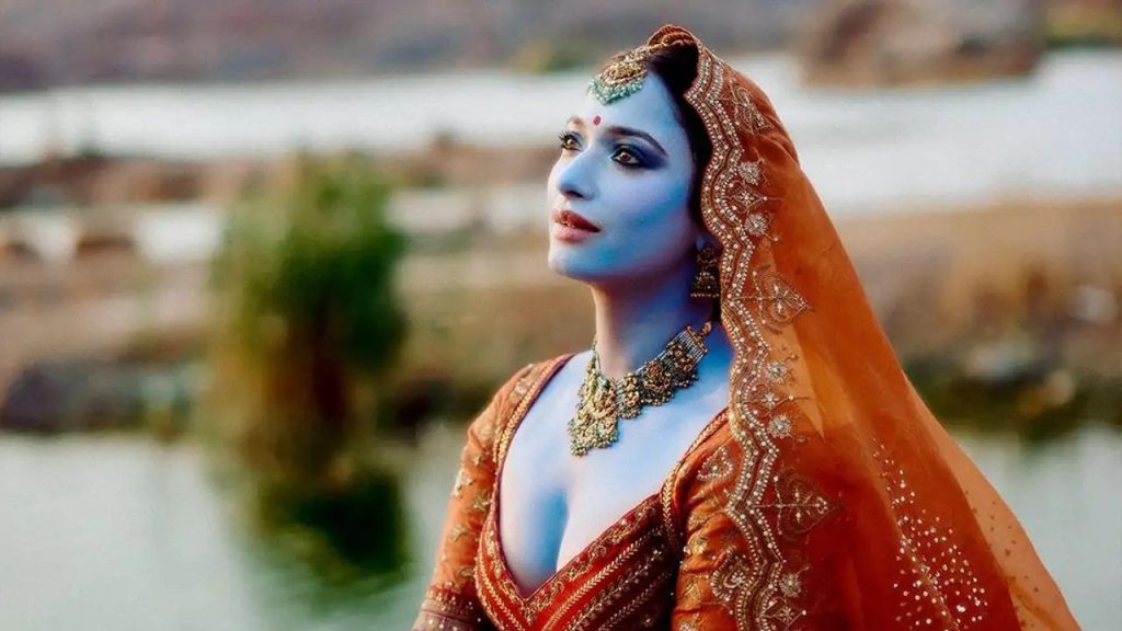 Janmashtami Outfit Ideas: जन्माष्टमी पर खूबसूरत और फेस्टिव लुक के लिए पांच आउटफिट आइडियाज़, आप भी देखें   