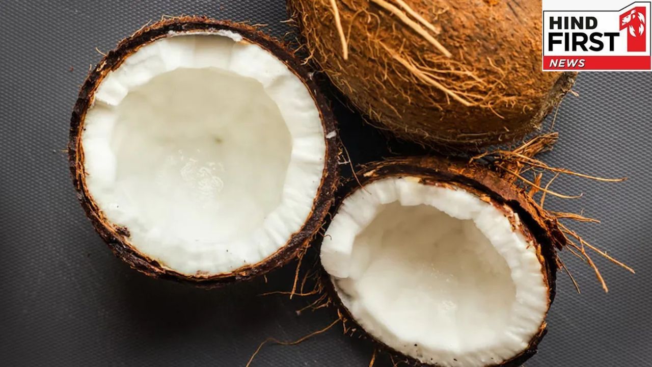 Raw Coconut Benefits: रोजाना कच्चा नारियल खाने के अनगिनत हैं फायदे, हर उम्र के लिए लाभकारी