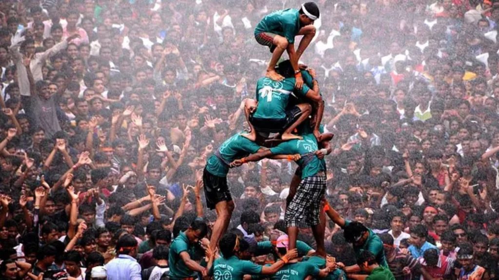 Dahi Handi 2025: दही हांड़ी है एक जीवंत सामुदायिक परंपरा, जानें शुभ मुहूर्त और महत्व