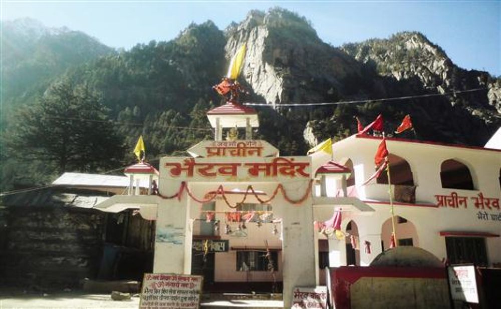 Vaishno Devi: इस मंदिर में दर्शन के बिना नहीं पूरी होती है वैष्णो देवी की यात्रा, जानिए क्यों