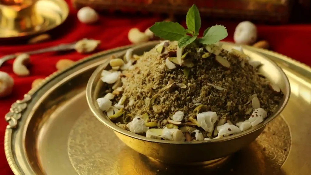 Krishna Janmashtami Prasad: पंजीरी के बिना अधूरी है जन्माष्टमी पूजा, जानें इसका महत्व   