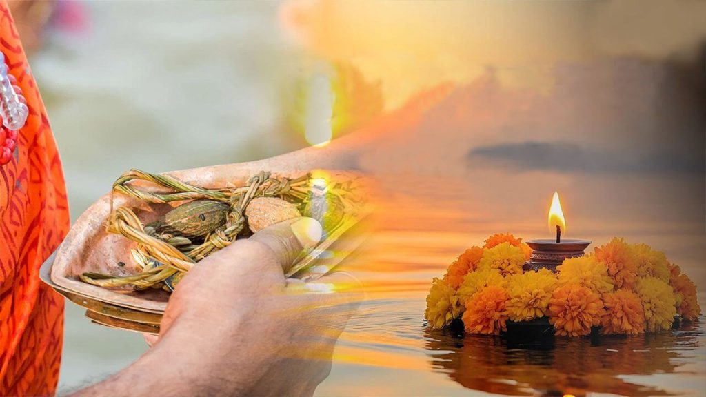 Sarva Pitru Amavasya 2025: सर्वपितृ अमावस्या कब है? जानें पितृ पक्ष में इस दिन का महत्व   