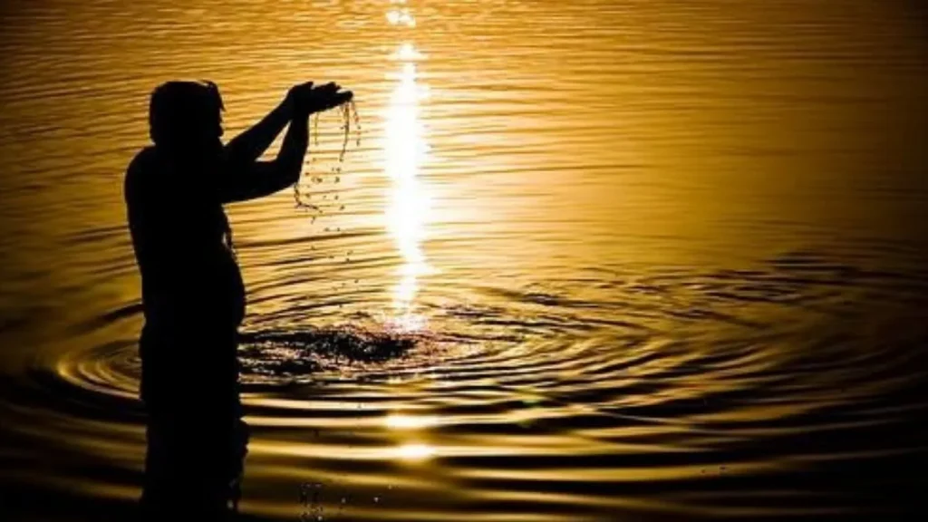 Sarva Pitru Amavasya 2025: सर्वपितृ अमावस्या कब है? जानें पितृ पक्ष में इस दिन का महत्व   