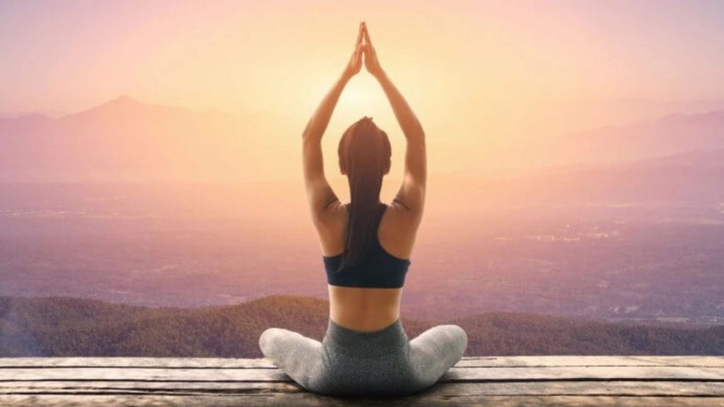 Yoga Timing: कब करना चाहिए योग, कौन सा समय होता है सबसे उपयुक्त? जानें योगाचार्य से 