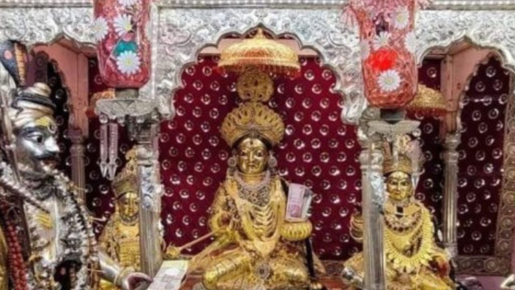 Shardiya Navratri 2025: नवरात्र में काशी स्थित अन्नपूर्णा देवी मंदिर का जरूर करें दर्शन, भरा रहेगा भंडार 