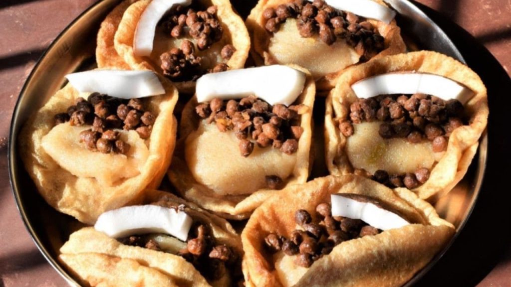   Maha Ashtami 2025: कल है महाअष्टमी, मां गौरी की पूजा में जरूर शामिल करें ये 5 चीजें 