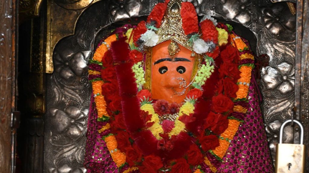   Navratri Special: नवरात्रि में माता के इन 5 प्रसिद्ध मंदिरों के दर्शन मात्र से पूरी होती है हर मनोकामना 