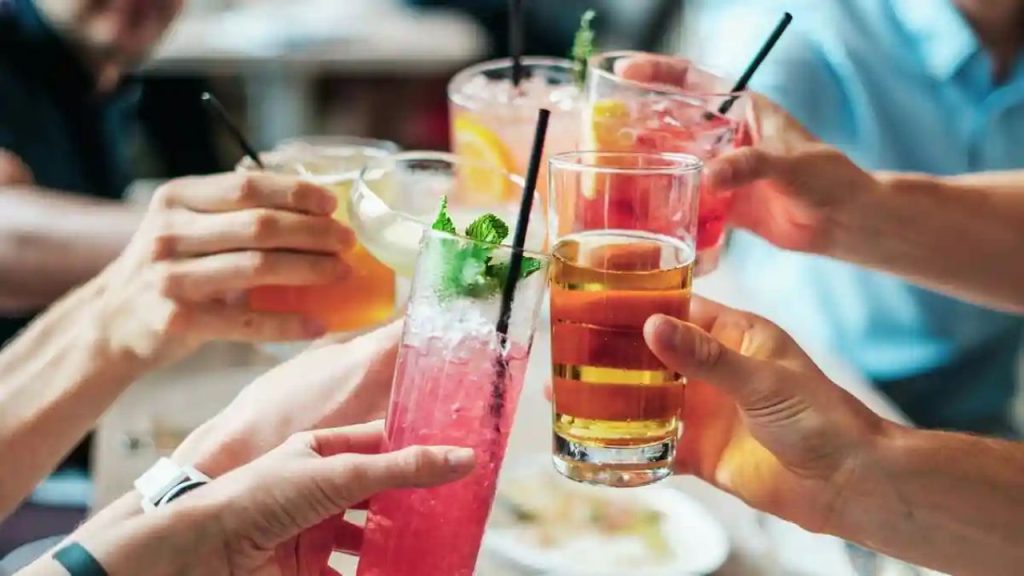 Cancer Prevention Tips: इन 8 चीजों को आज से ही कह दें अलविदा, जिनसे हो सकता है कैंसर का खतरा