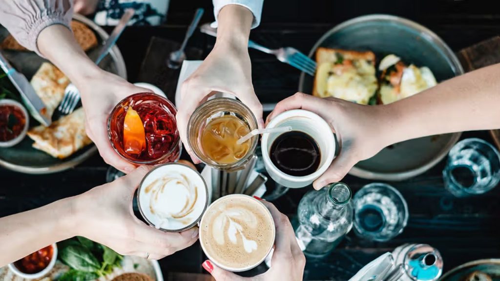 Health Tips: पाइल्स के मरीज़ों को इन 5 चीजों से बना लेनी चाहिए दूरी 