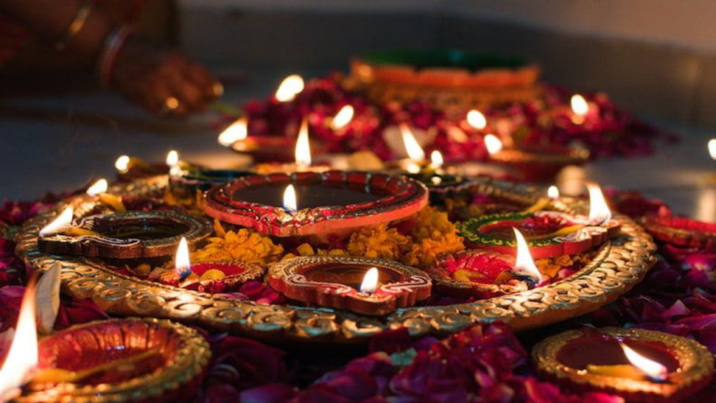 Festivals Calendar 2025: नवरात्रि, दशहरा से दिवाली तक, जानें सभी त्योहारों की सही तिथि   