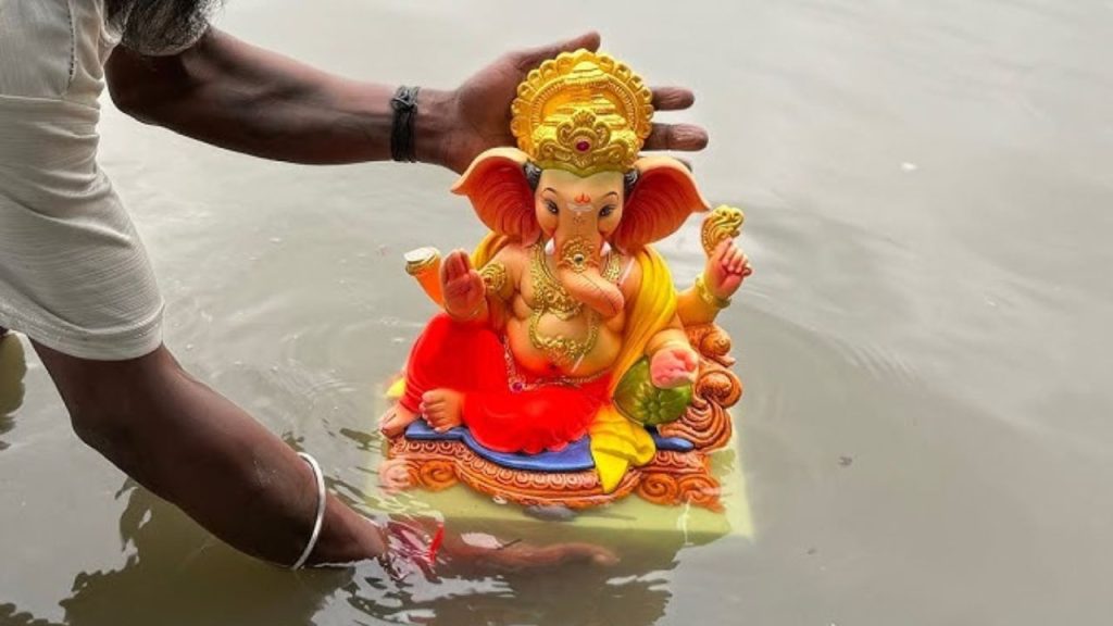 Ganesha Visarjan 2025: इस दिन होगा गणेश विसर्जन, जानें तिथि, समय और मुहूर्त   
