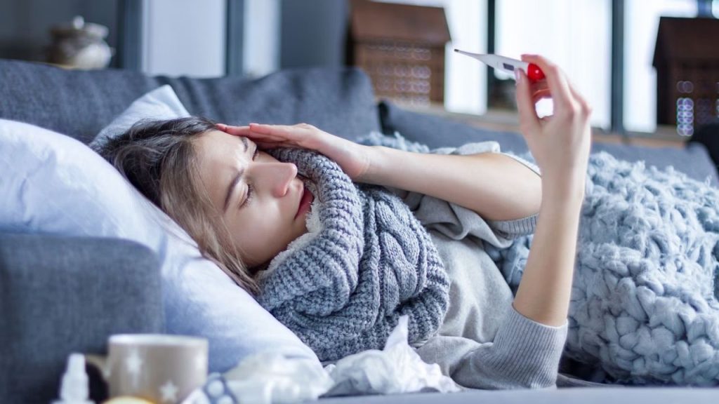   Dengue Precaution: बारिश में डेंगू के बढ़ते खतरे के बीच जरूर बरतें ये सावधानियां 