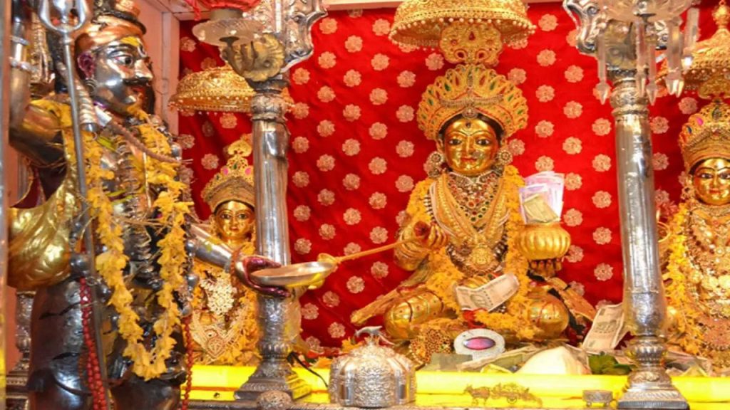 Shardiya Navratri 2025: नवरात्र में काशी स्थित अन्नपूर्णा देवी मंदिर का जरूर करें दर्शन, भरा रहेगा भंडार 
