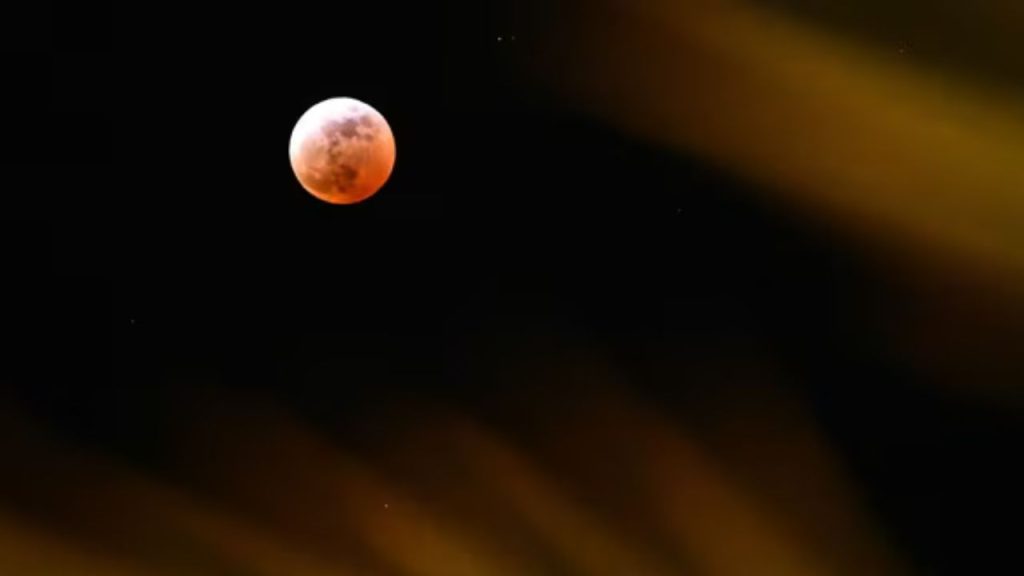 Chandra Grahan 2025: कल लगेगा चंद्र ग्रहण, जानें सूतक काल और इससे जुड़े नियम 