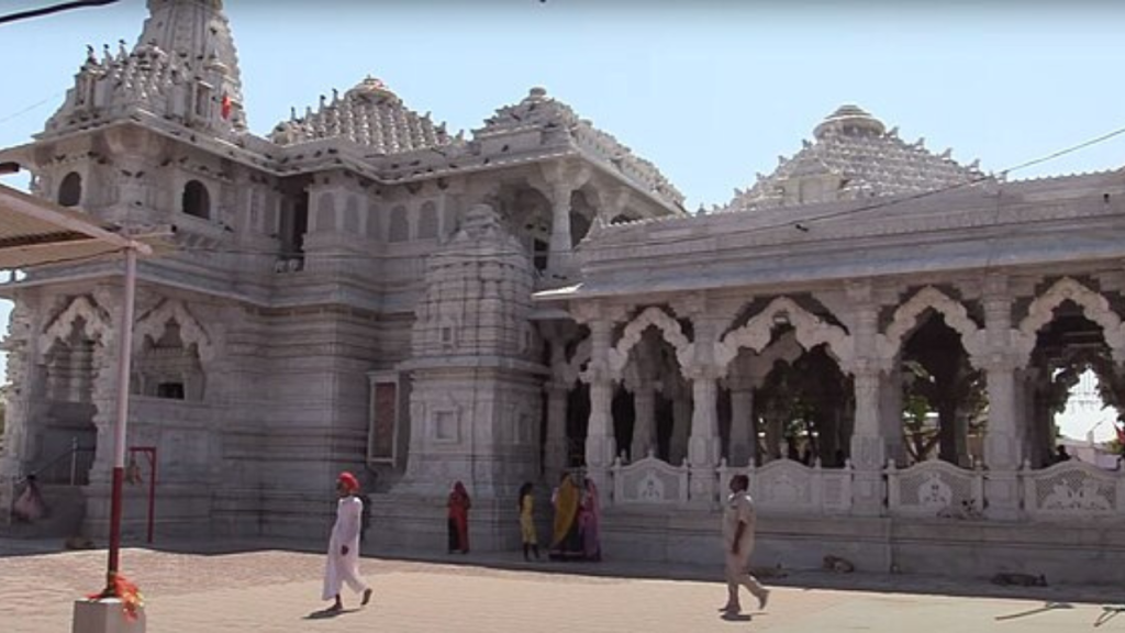 Shardiya Navratri: बिहार के इस मंदिर में नवरात्रि में महिलाओं का प्रवेश है वर्जित, जानिए कारण    