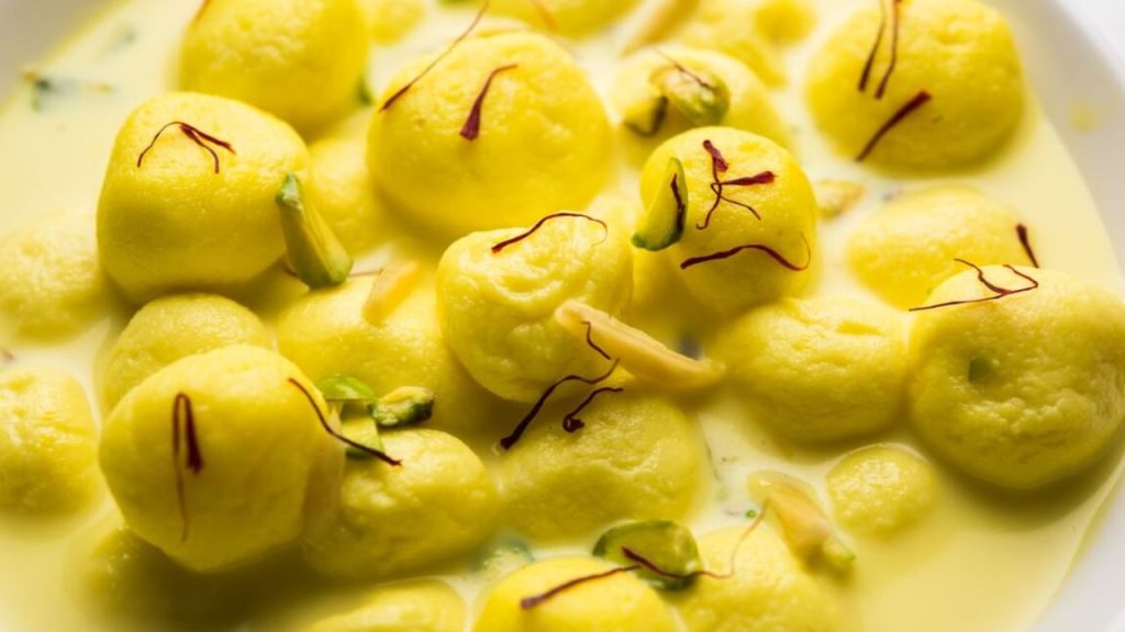   Bhai Dooj Special Dish: भाई दूज में भाई को खिलाएं ये ख़ास मिठाई, जानिए रेसिपी   