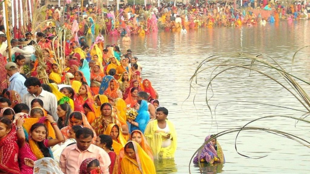 Chatth Puja 2025: छठ पूजा के दौरान भूलकर भी ना करें ये 5 गलतियां वरना पड़ेगा पाप