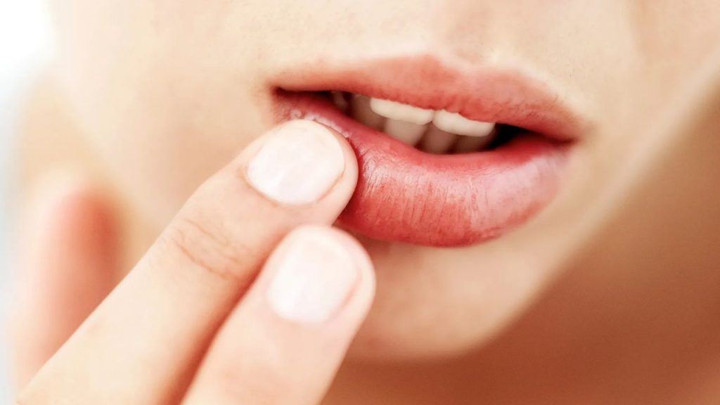   Skin Care Tips: बदलते मौसम में अपने स्किन का यूँ रखें ख्याल, नहीं पड़ेंगे बेजान 