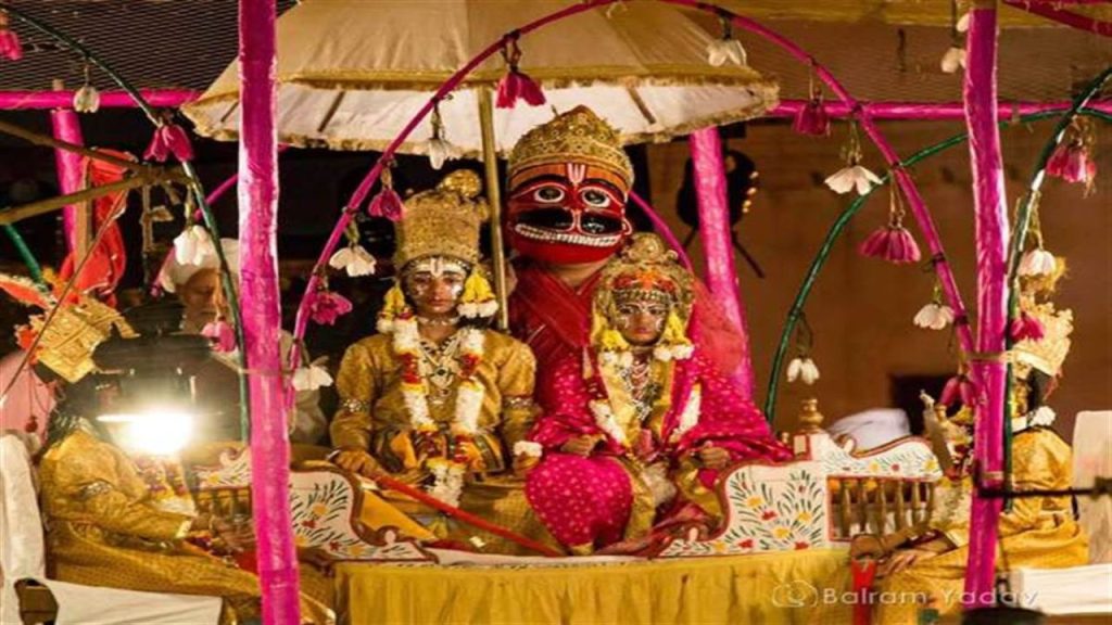 Dussehra 2025: दशहरा के दिन यहां होते हैं अनोखे उत्सव, घूमें भारत में पाँच जगहें