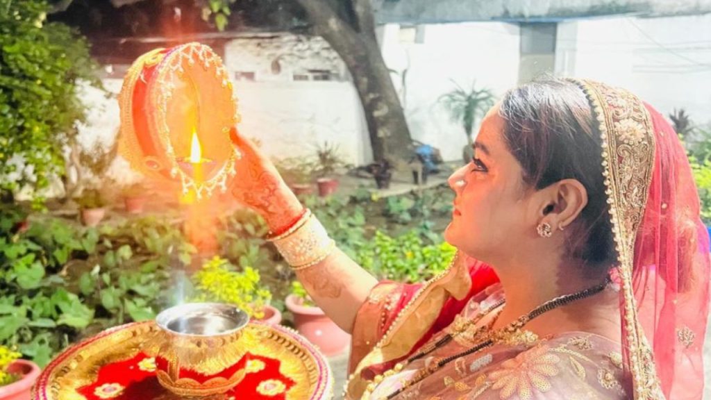 Karwa Chauth 2025 Arghya: कल करवा चौथ पर ऐसे दें अर्घ्य, मिलेगा समृद्धि और आशीर्वाद