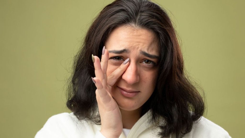  Health Update: अपशगुन नहीं बल्कि शरीर में इन चीजों की कमी से फड़कती हैं आंखें , आप भी जान लीजिए 